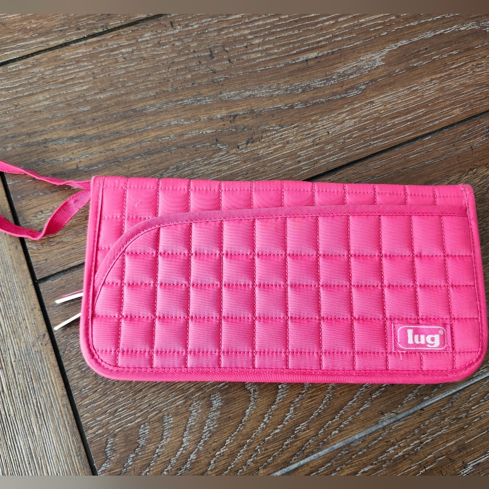 Lug Taxicab Tote Bag & Lug Tango Travel Wallet - Picture 12 of 15